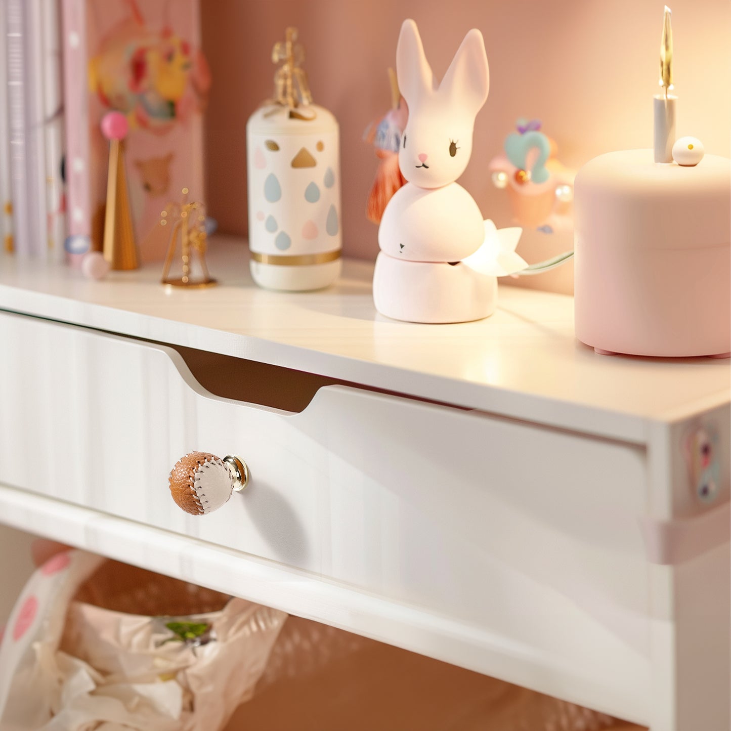 Leather Pulls and Knobs for Drawers, Single-Hole Leather Drawer Pulls for Kitchen, Bathroom, Cabinets Pack of 4